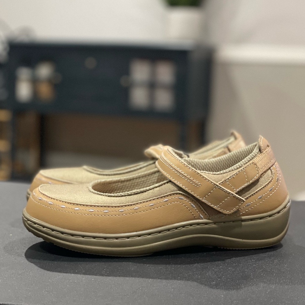 Beige Orthofeet Athena Mary Jane Women's Shoes